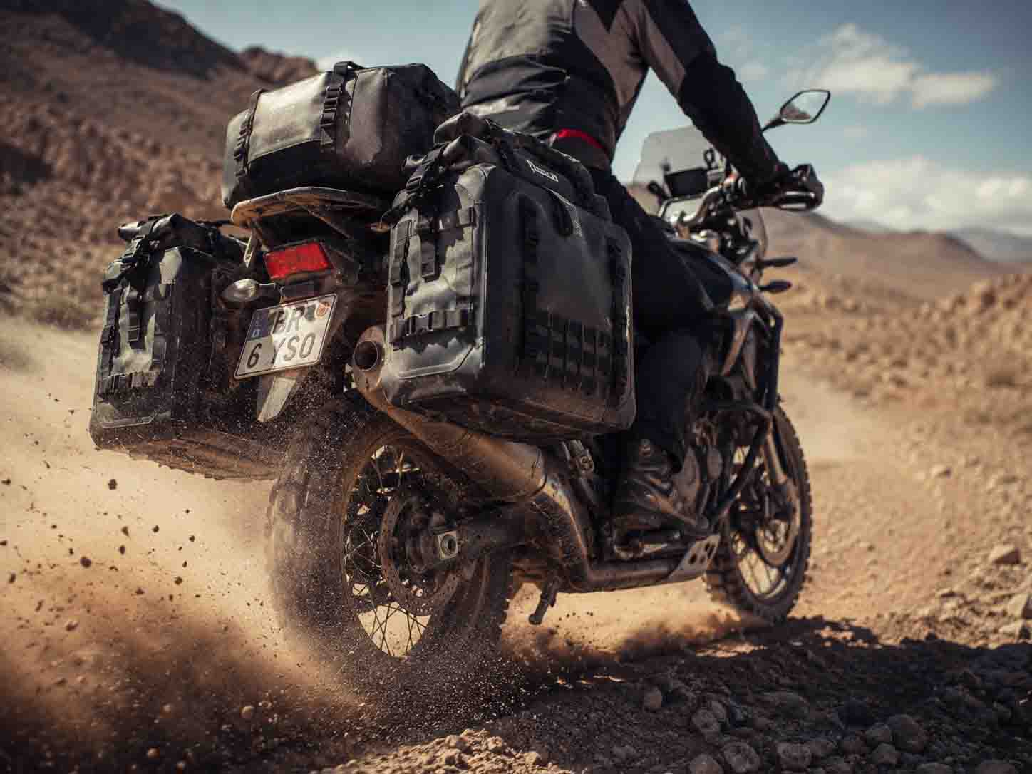 Ingeniería para los extremos: equipaje de motocicleta impermeable OEM que sobrevive al accidente