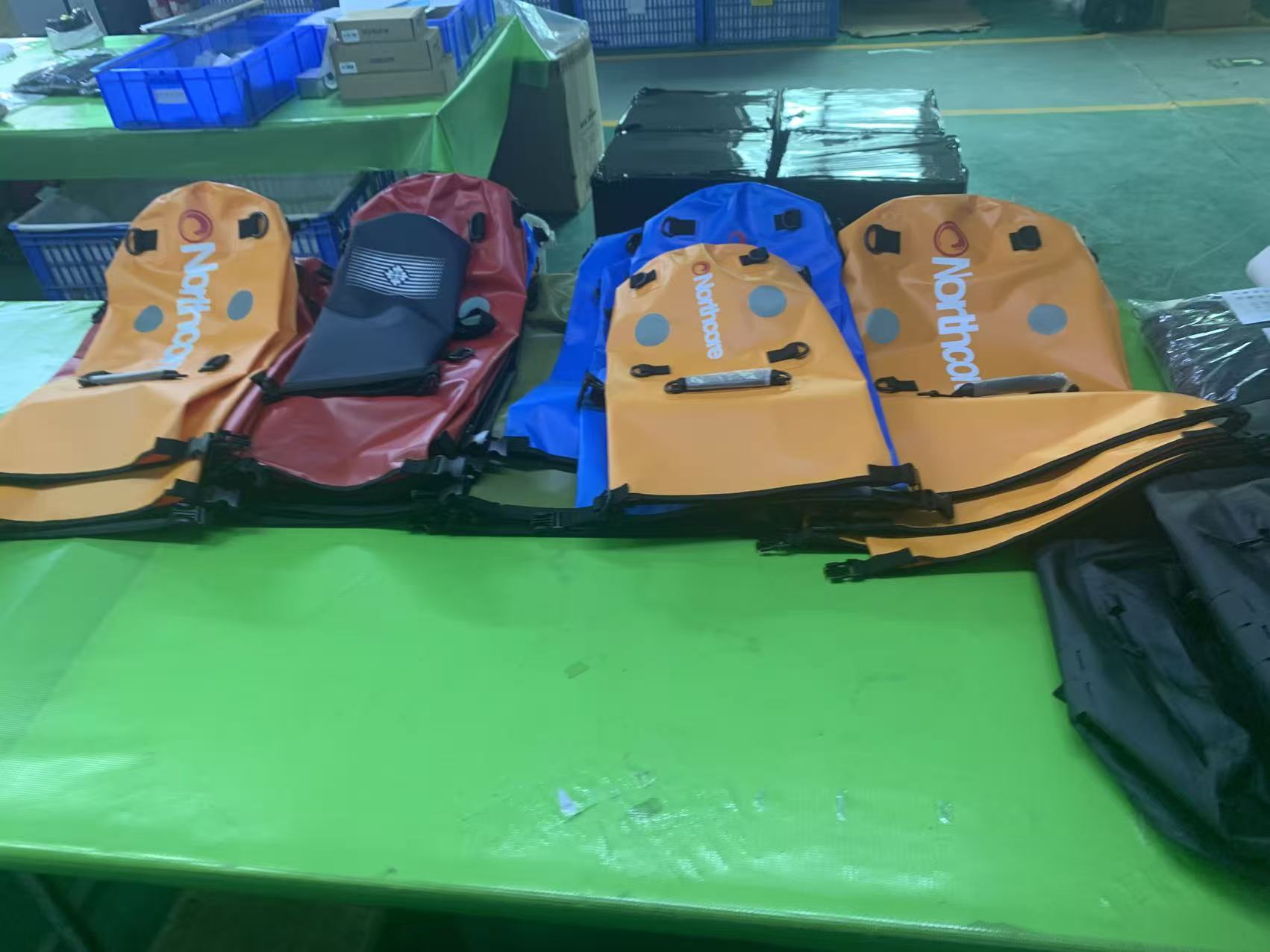 Se completó la producción por lotes de bolsas de barril seco impermeables: avance de las capacidades de fabricación y calidad